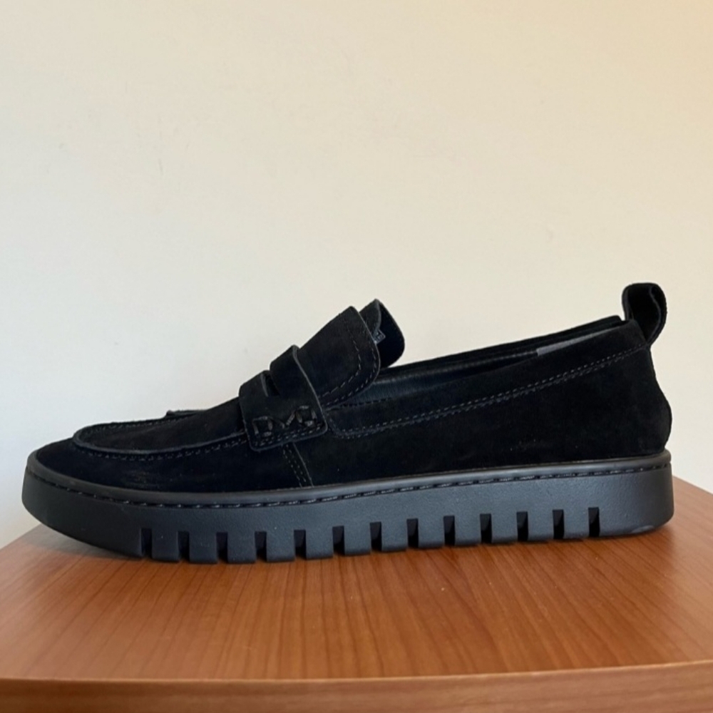Vionic Uptown Loafer in Black Suede - New - size 10